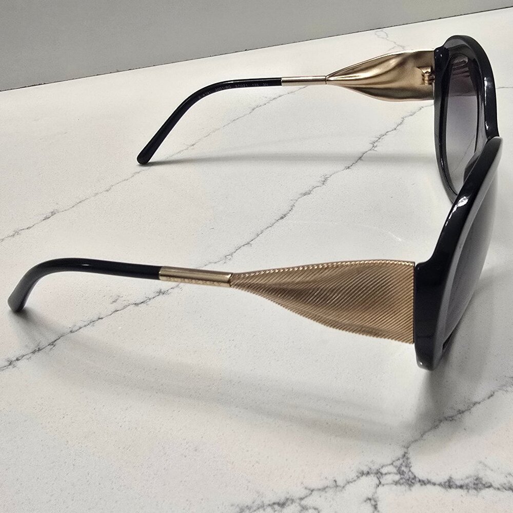 Burberry Oversized Sunglasses - Picture 13 of 15